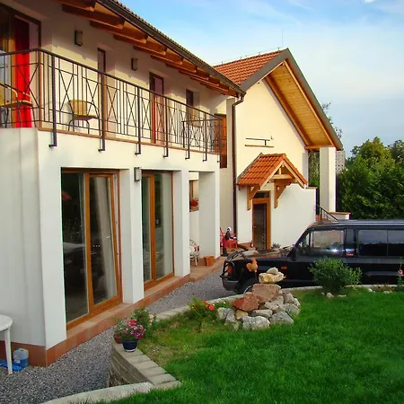 Pension Charlie Prague Retro-Modern Design-2